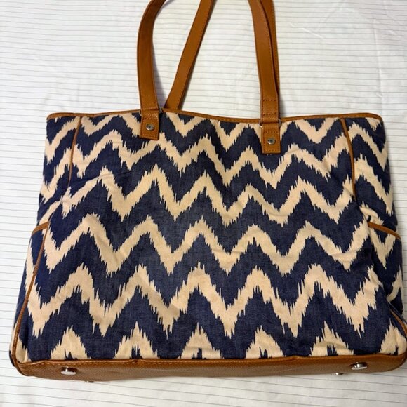 Thirty One Cindy Tote Chevron Organizing Pockets Shoulder EUC - Picture 1 of 2